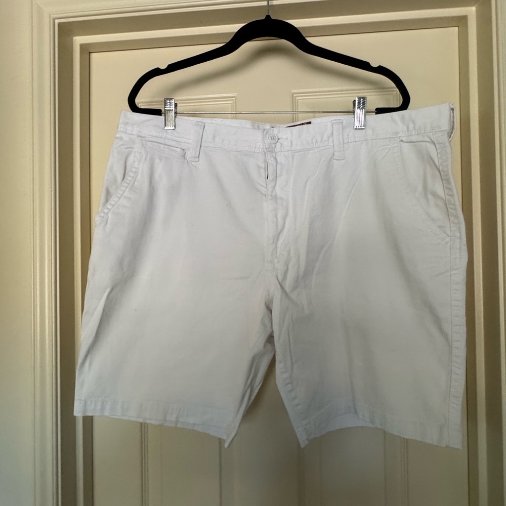 Arizona Jean Company White Men's Flat Front Shorts
